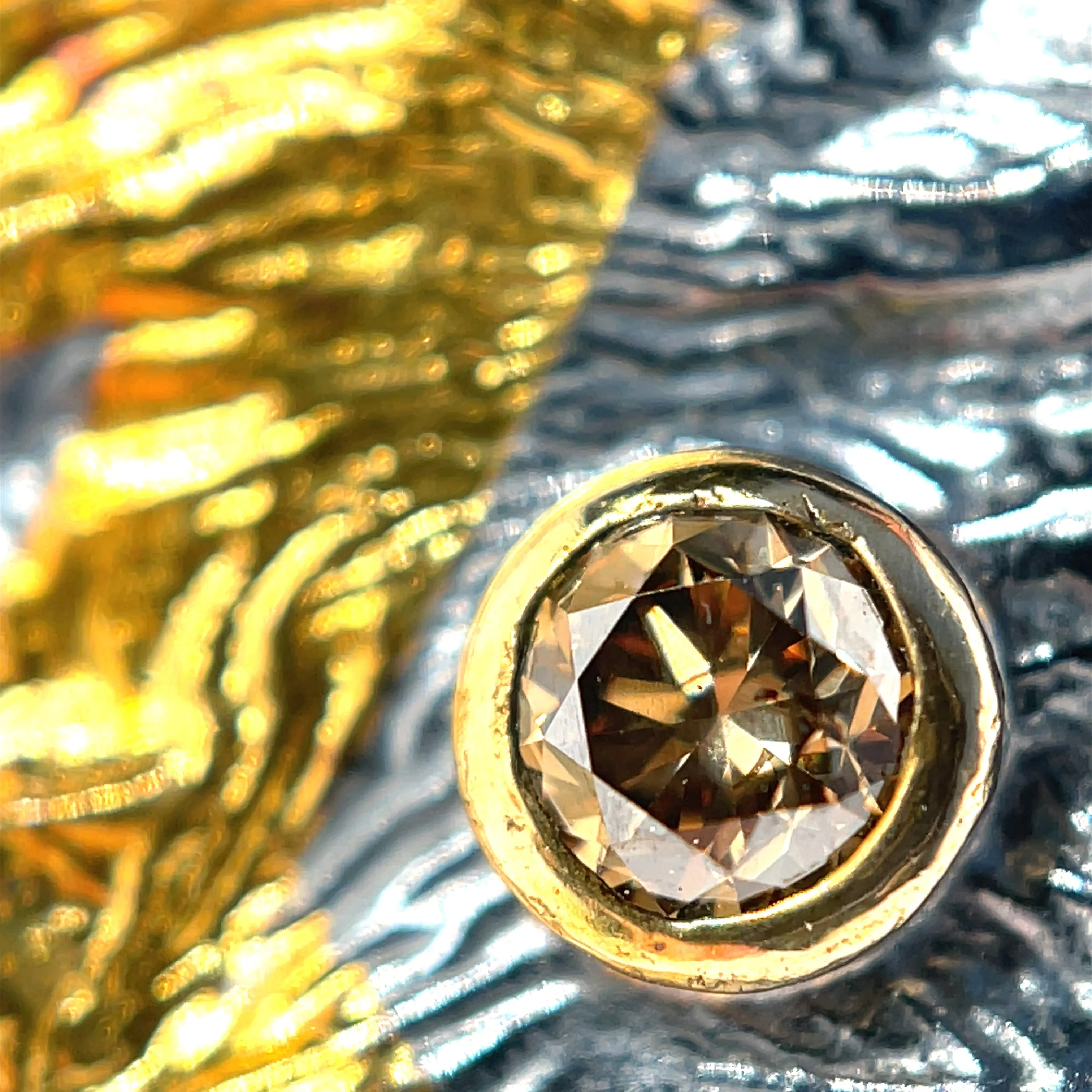 Double Disk Keum-boo Gold Earrings with Champagne Diamond