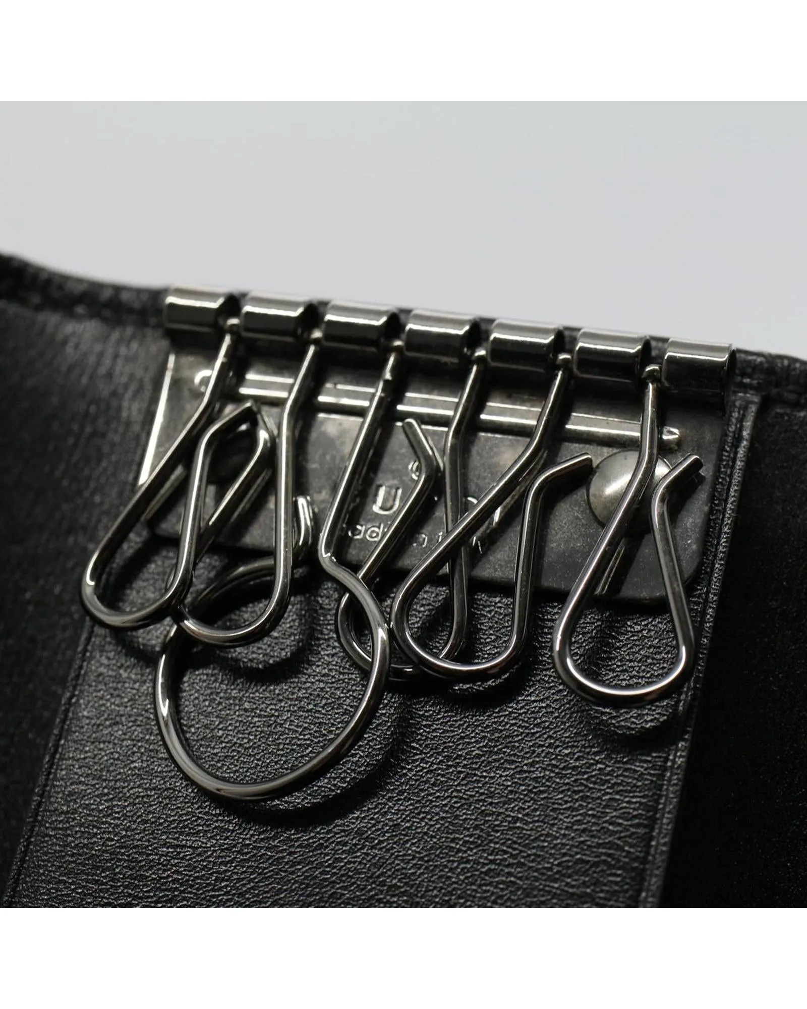 Leather Key Case with Multiple Colors and Pockets